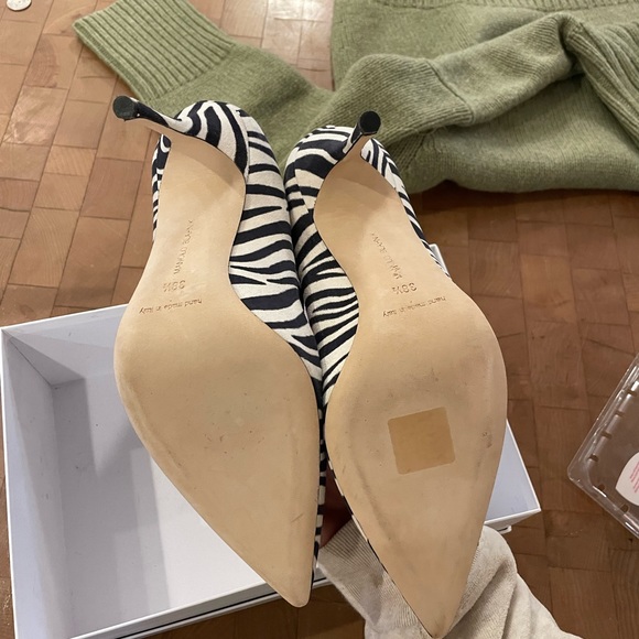 Manolo Blahnik Mary Jane heels, size 8.5 brand new never been worn - Picture 4 of 4